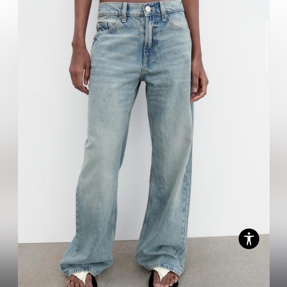Zara Relaxed Mid Rise Light Wash Baggy  Jeans Sz 4